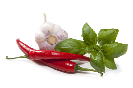piments rouge ail basilic