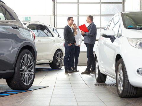 Car dealer sales conversation