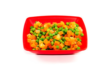 Frische Grüne Erbsen mit Karotten