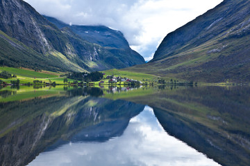 Fototapeta na wymiar Norway - lake ideal reflection