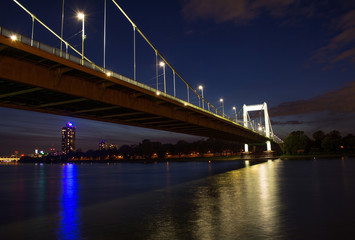 Fototapeta na wymiar Bridge at night in Cologne, Germany