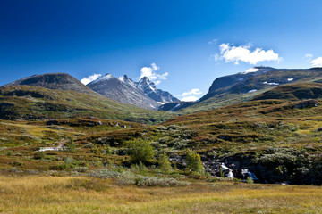 Fototapeta na wymiar Norway - mountain landscape