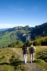 Fototapeta na wymiar Wanderer im Alpstein - Schweiz - Alpen