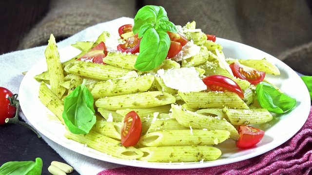 Fresh made Penne with Pesto (loopable)