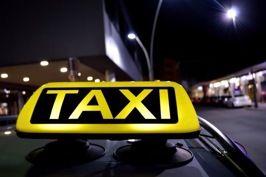 Taxi-Schild Images – Browse 86 Stock Photos, Vectors, and Video