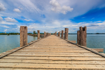 Fototapeta na wymiar U bein bridge in Taungthaman lake, Amarapura, Myanmar