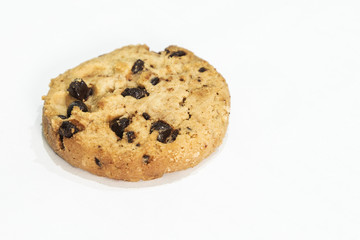 Fototapeta na wymiar Chocolate chip cookie isolated on white background