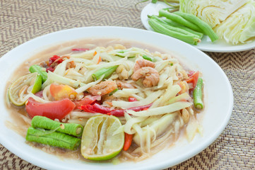 green papaya salad hot and spicy thai cuisine