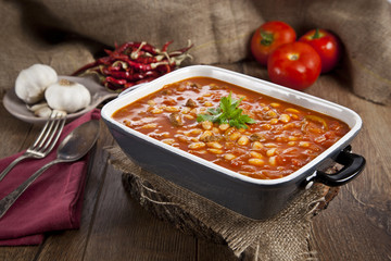 Hot turkish bean stew with a tasty tomato sauce.