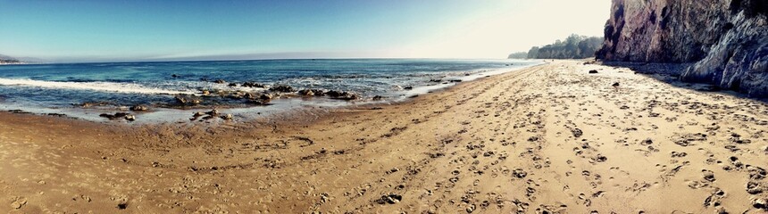 Fototapeta na wymiar Awesome panorama of a Californian beach in Santa Barbara