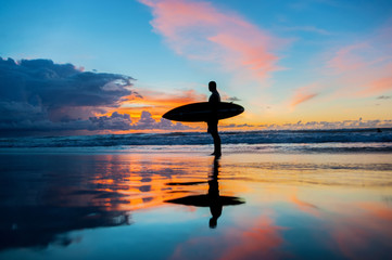 Surfer with board - 72066614