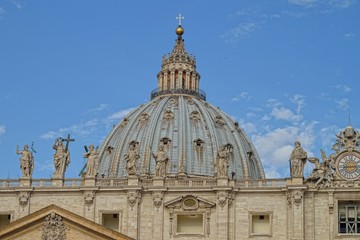 Fototapeta na wymiar La cupola di San Pietro
