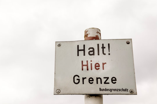 Grenzschild - Halt! hier Grenze