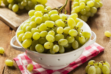 Organic Raw Green Grapes