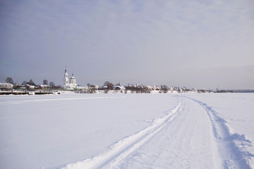 Obraz premium Landscape with the Russian winter and the church in Tver