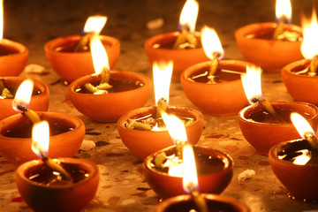 illuminating oil lamps