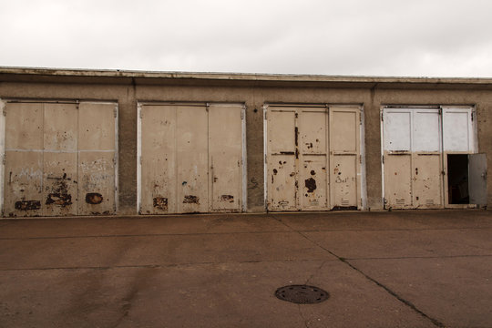 alte Farhzeughallen der NVA