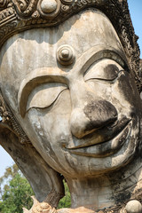 Fototapeta na wymiar Kopf - buddhistische Figur