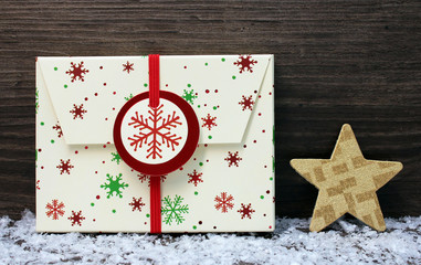 weihnachtlicher Umschlag mit Stern