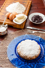 Torta casalinga di pastafrolla farcita con marmellata