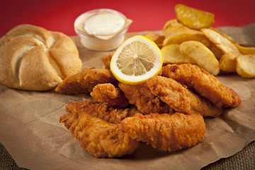 Viener chicken fries, breaded steak with fries, lemon