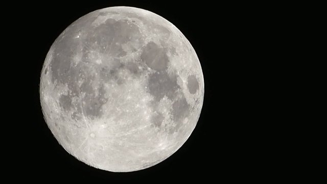 十五夜の月　月齢13.5 中秋の名月