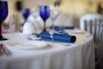Blue serviette detail on a wedding table