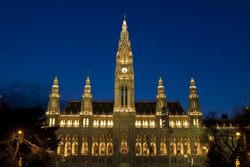 Fototapeta na wymiar City hall in Vienna at night, Austria