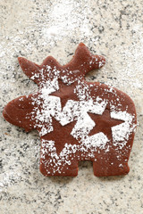 Weihnachtskeks Elch, mit bestäubten Sternen