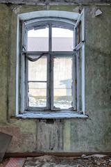 Obraz premium Old, abandoned and forgotten building