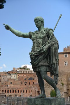 Monumento a "Giulio Cesare"