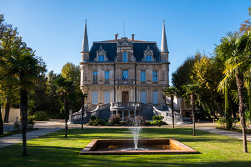 Château de  Val-Seille Courthézon - obrazy, fototapety, plakaty