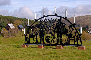 Schwippbogen im Erzgebirge vor Hütten