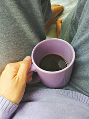 Gustare il caffè durante il weekend