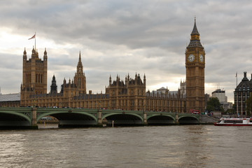 Fototapeta na wymiar Palace of Westminster with Big Ben and Westminster bridge