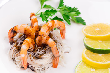 Fresh shrimps with spaghetti.