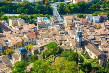 Fototapeta premium Ville de Crest dans la Drôme