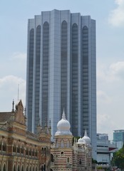 Obraz premium Modern skyscraper in the city center of Kuala Lumpur