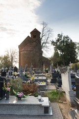 cmentarz i stary kościół - obrazy, fototapety, plakaty