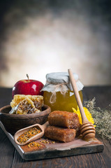 The composition of honey on the table