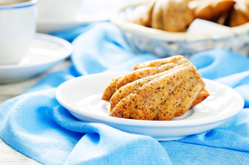 Madeleine cookies with cinnamon and poppy seeds