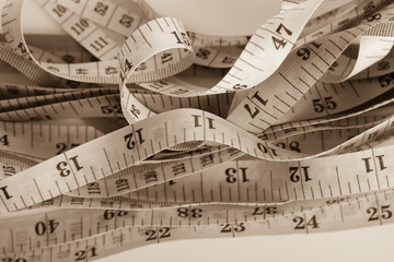Untidy measuring tapes