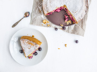 Custard cherry pie with fresh cherries