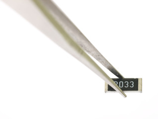 Resistors in tweezers