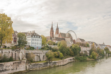 Fototapeta premium Basel, Altstadt, historisches Münster, Rhein, Herbst, Schweiz