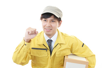 ガッツポーズの笑顔の男性