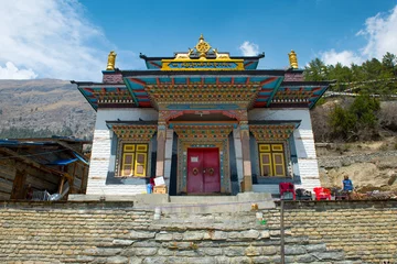 Fototapete Tempel Buddhist temple in Upper Pisang on a Annapurna Circuit, Nepal