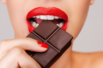 Fototapeta premium Indulging in a sweet affair with chocolate.