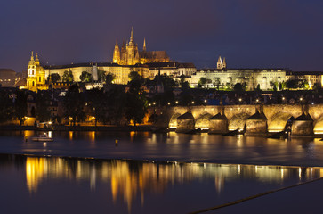 Fototapeta na wymiar Prague at night, Charles bridge and Prague castle