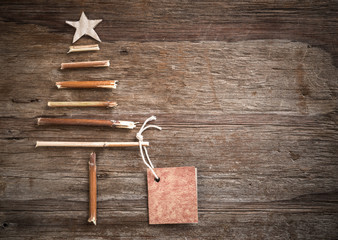 Fototapeta premium Christmas tree wooden branches tag